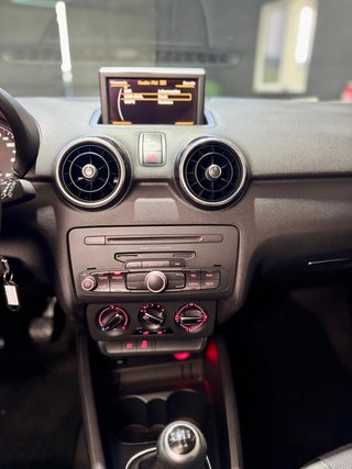 AUDI A1 1.6 TDI 105cv Ambition