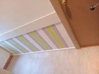 Servicios profesionales de carpintería y pintura.