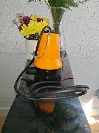 Bomba Sumergible 1110 GPH DC 12V 45W