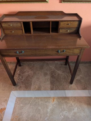 Escritorio de madera vintage