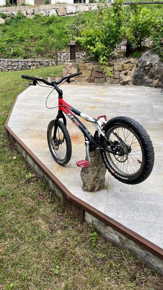 Bicicleta Trial Monty 221 PR