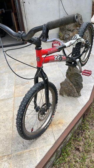 Bicicleta Trial Monty 221 PR