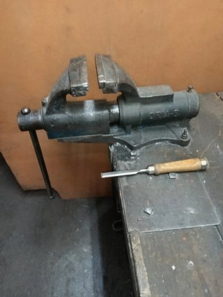 Banco carpintero, con 2 tornillos profesionales.