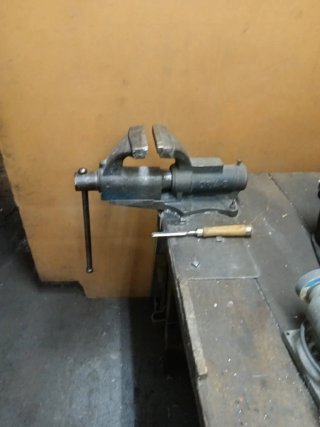 Banco carpintero, con 2 tornillos profesionales.
