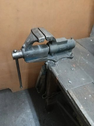 Banco carpintero, con 2 tornillos profesionales.