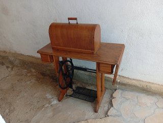 Máquina de coser Singer antigua