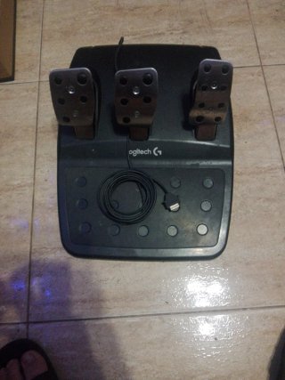 Volante y pedalear ogitech G29