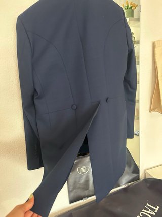 Traje Chaqué corto novio azul marino
