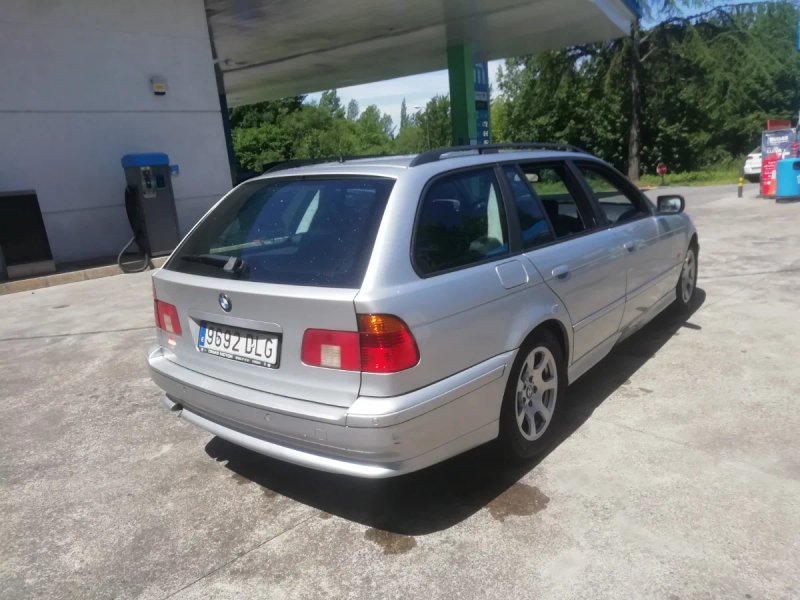 BMW Serie 5 2003 urge venta - foto 1