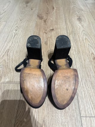 Tacones negros plataforma con pulsera al tobillo