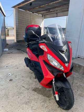 Moto 125cc scoter rieju