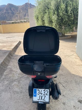 Moto 125cc scoter rieju