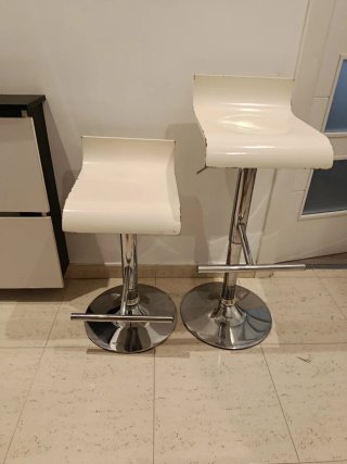 2 Banquetas blancas Altas Regulables: Cocina o bar