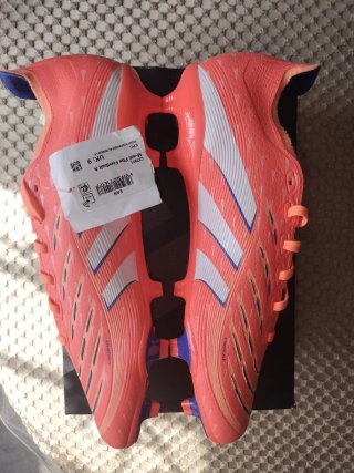 Adidas Predator FG Talla 43 1/2 Nuevas – Rojo/Azul