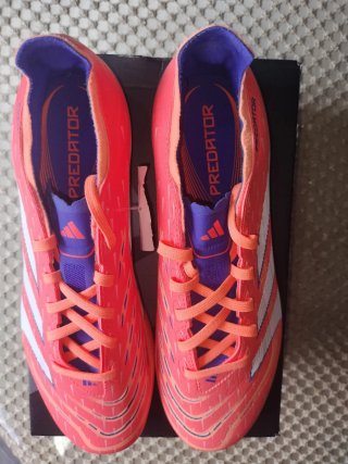 Adidas Predator FG Talla 43 1/2 Nuevas – Rojo/Azul