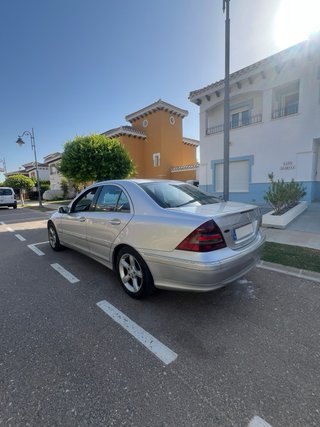 Mercedes-Benz Clase C 2005