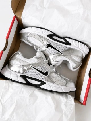 Nike Bambas Plata y Blanco