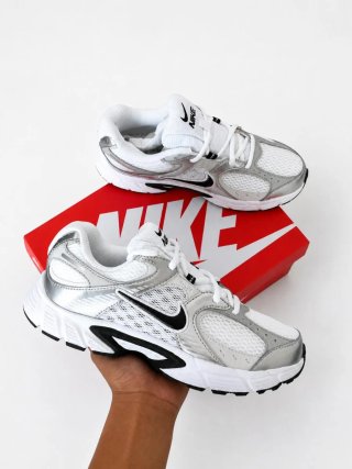 Nike Bambas Plata y Blanco