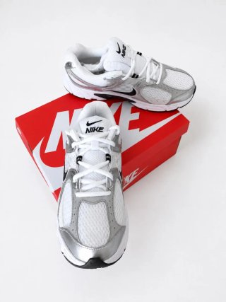 Nike Bambas Plata y Blanco