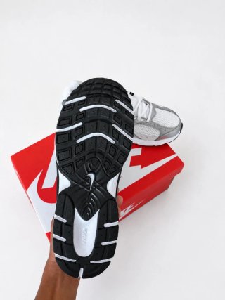 Nike Bambas Plata y Blanco