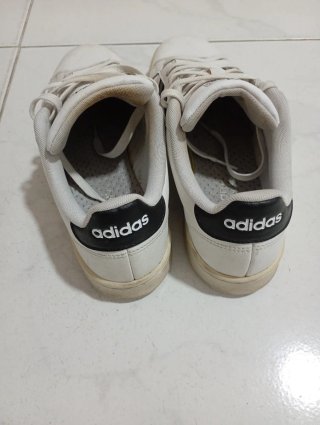 Zapatillas Adidas Blancas y Negras