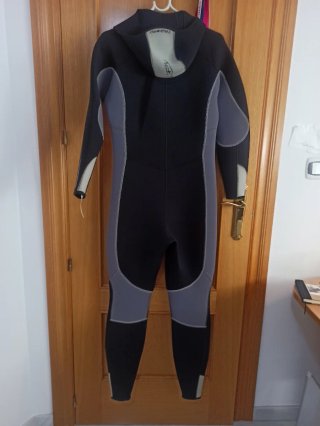 Traje de buceo Tribord 5mm Talla L con capucha