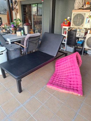 Tumbona regulable con cojín rosa 179x72x40cm