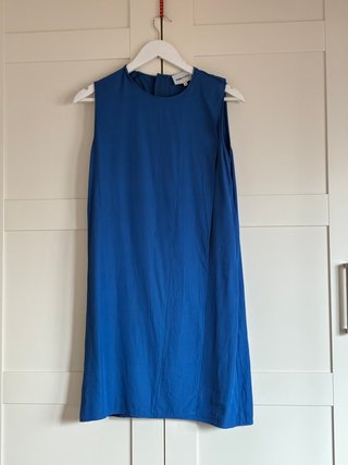 Vestido de color azul rey de Bimba y Lola. Talla M