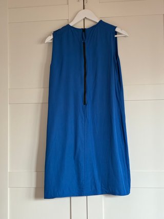 Vestido de color azul rey de Bimba y Lola. Talla M