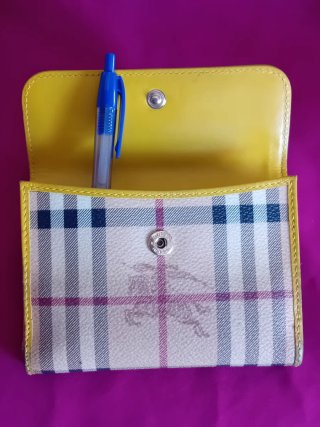 Cartera Burberry Plegable Beige y Amarilla