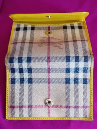 Cartera Burberry Plegable Beige y Amarilla