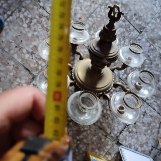 Lámpara de bronce estilo clásico