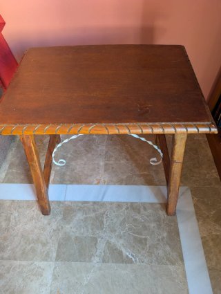 Mesa de madera rústica