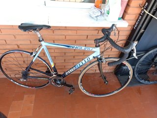 Bicicleta carretera pinarello angliru