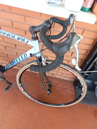 Bicicleta carretera pinarello angliru