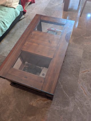 Mesa de centro de madera y cristal