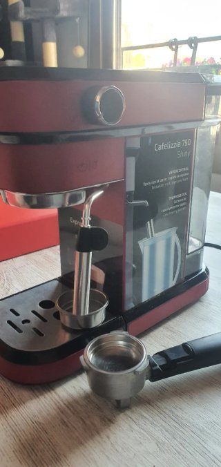 Cafetera Cecotec Cafelizzia 790 Shiny Roja