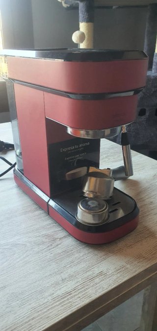 Cafetera Cecotec Cafelizzia 790 Shiny Roja