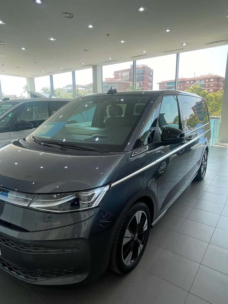 Volkswagen Multivan Style 2.0 TDI 2025, foto 2