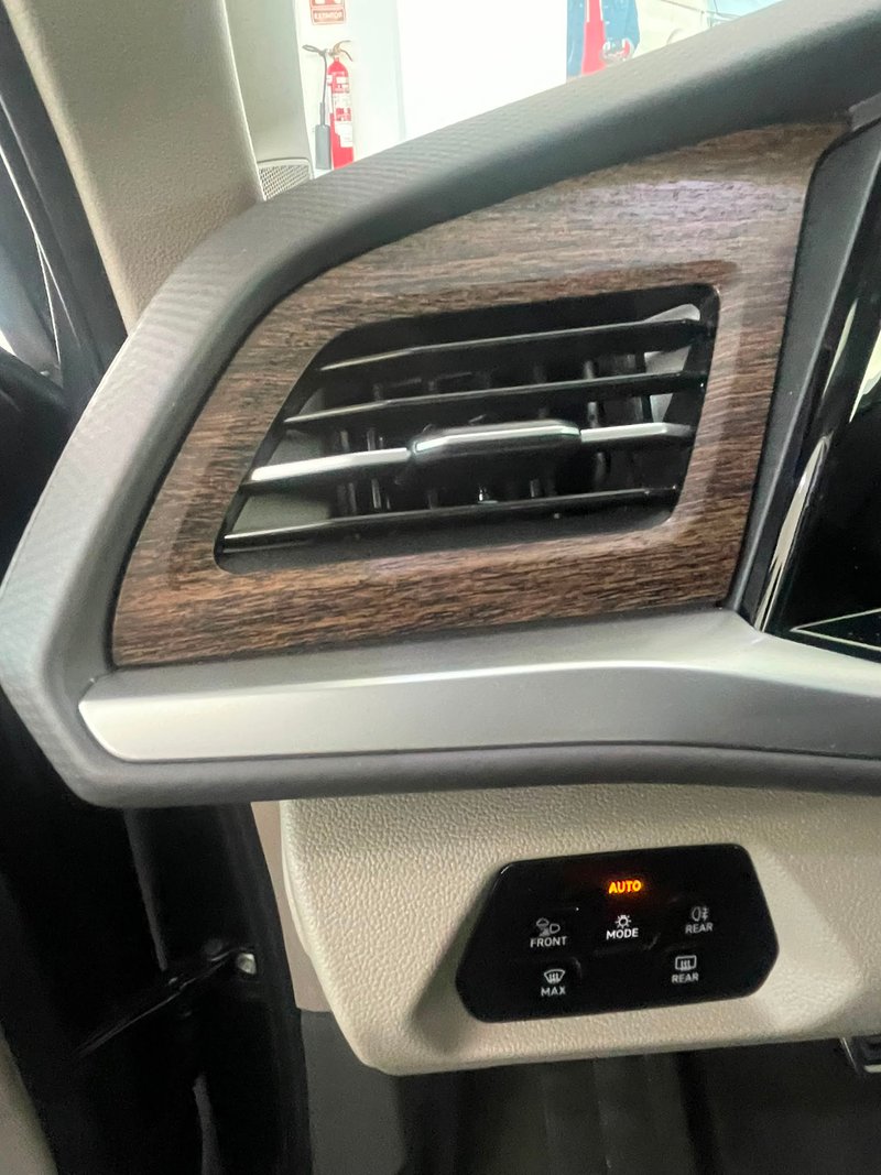 Volkswagen Multivan Style 2.0 TDI 2025, foto 9