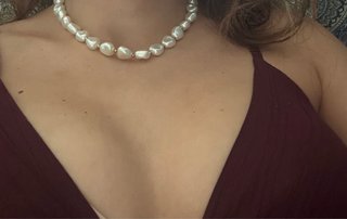 Collar de perlas y oro