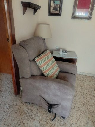 Sillón reclinable eléctrico gris