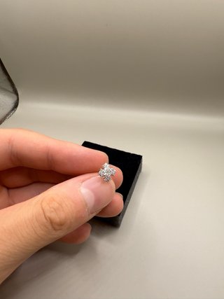 Orecchini diamanti croce gotica Y2k
