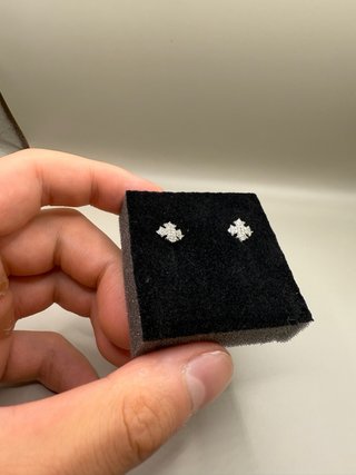 Orecchini diamanti croce gotica Y2k