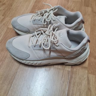Adidas ZX 22 Boost Talla 44 Gris Blanco