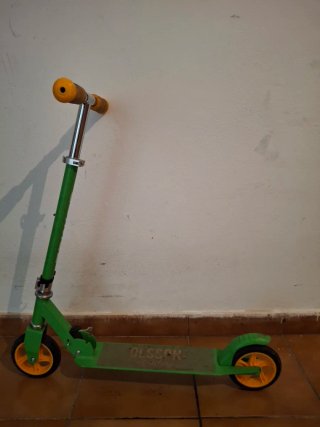 Patín infantil verde y amarillo