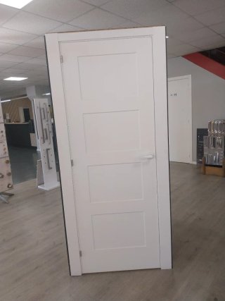 Puerta blanca moderna