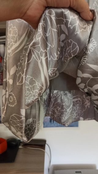 Abito elegante grigio e bianco