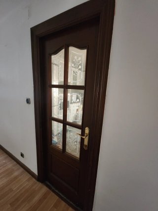 2 Puertas madera con cristalera decorada