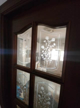 2 Puertas madera con cristalera decorada